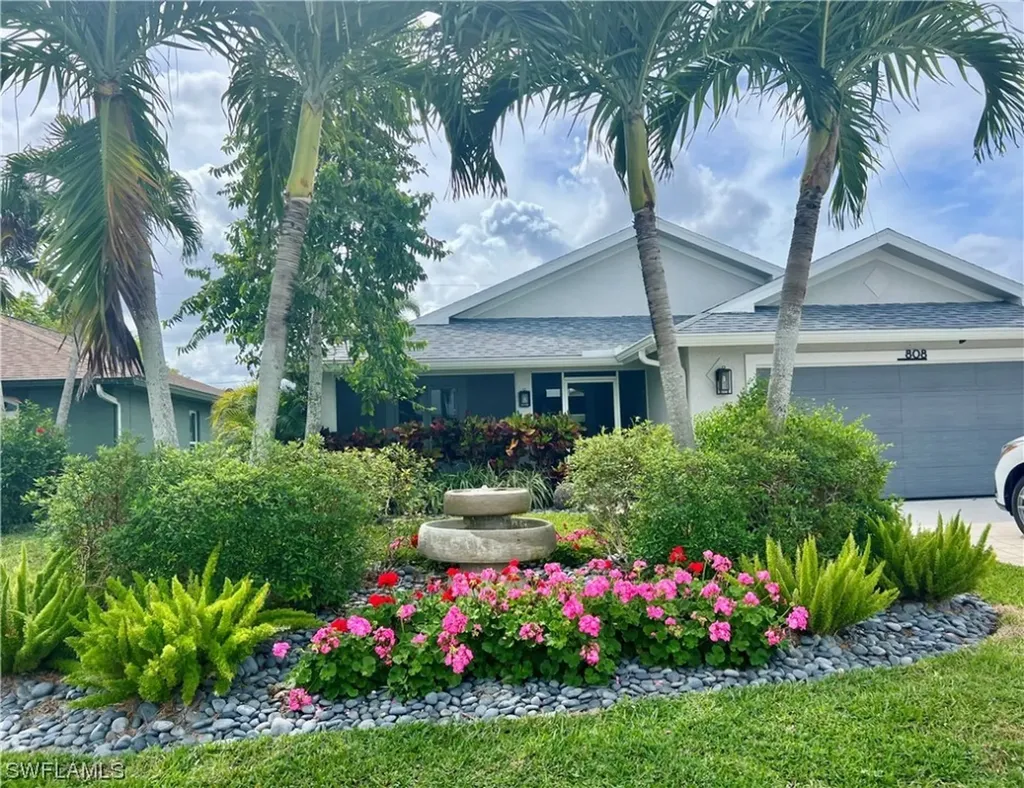808 100th Avenue N Naples FL 34108