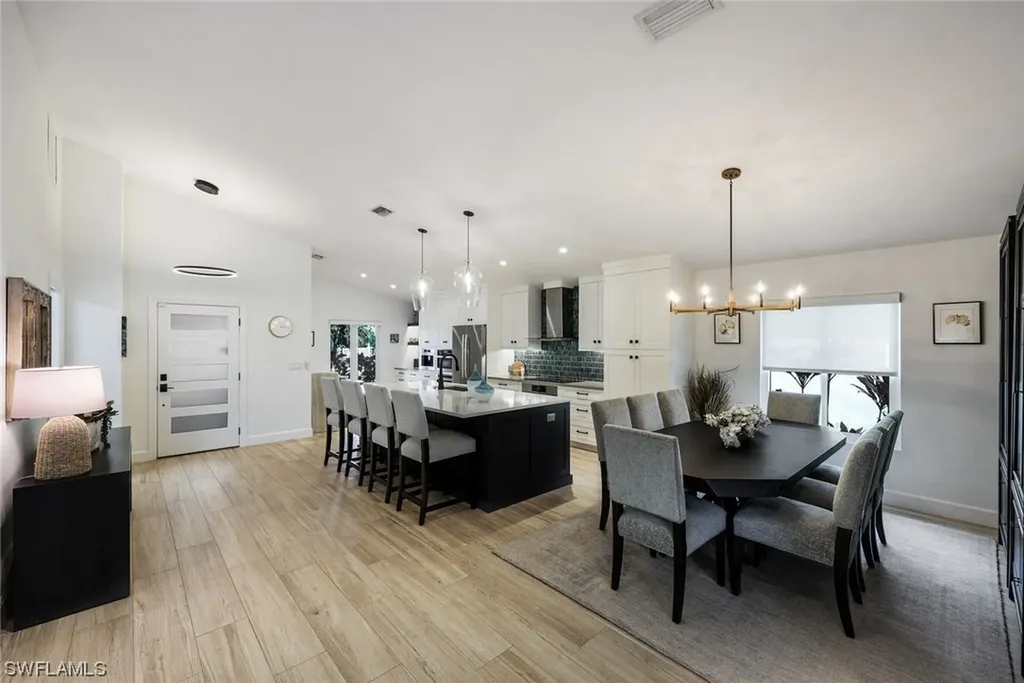 808 100th Avenue N Naples FL 34108