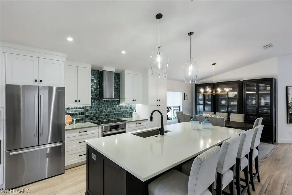 808 100th Avenue N Naples FL 34108
