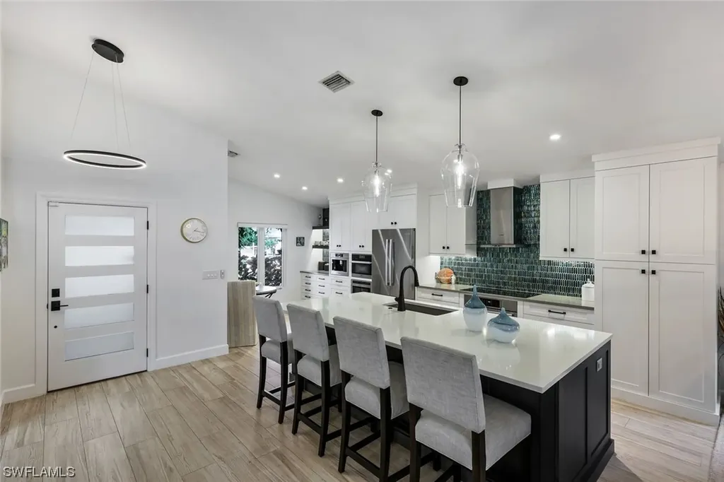 808 100th Avenue N Naples FL 34108
