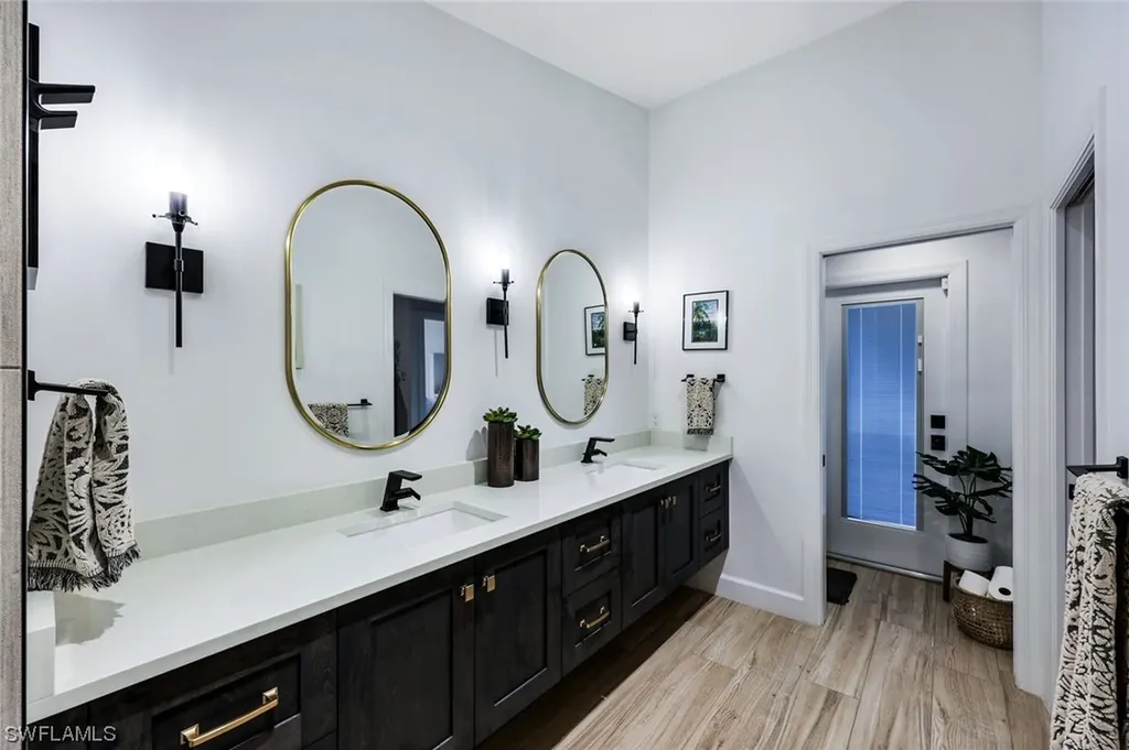 808 100th Avenue N Naples FL 34108