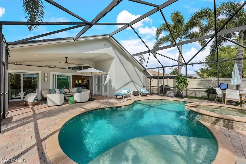 808 100th Avenue N Naples FL 34108