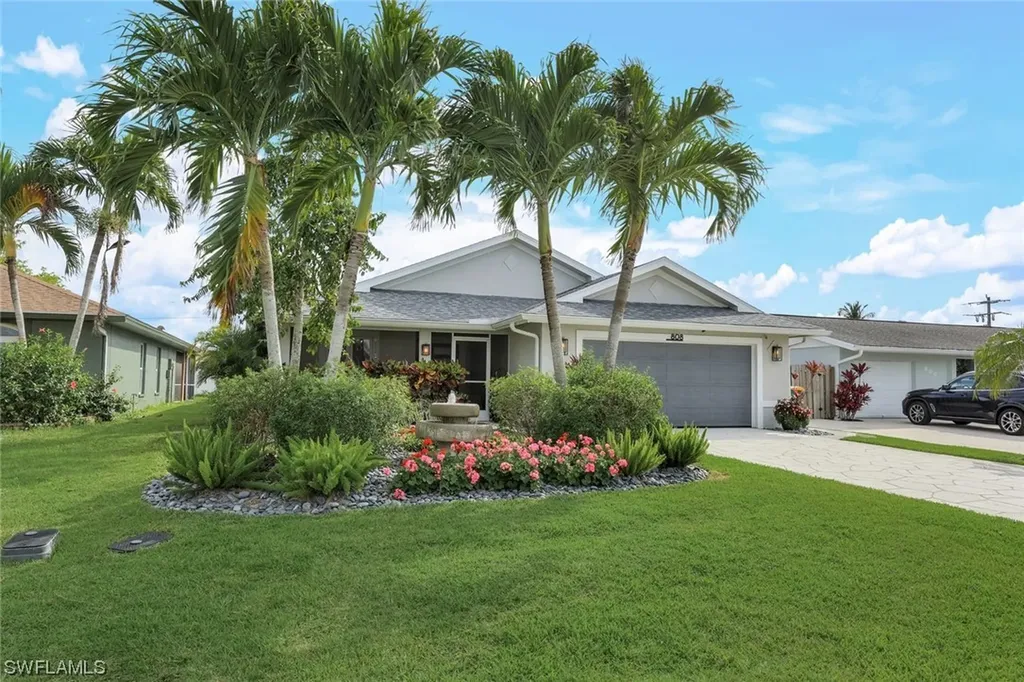 808 100th Avenue N Naples FL 34108