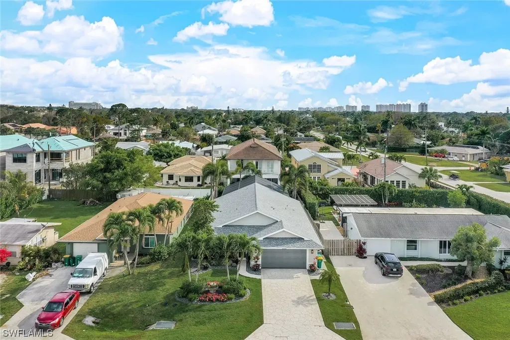 808 100th Avenue N Naples FL 34108