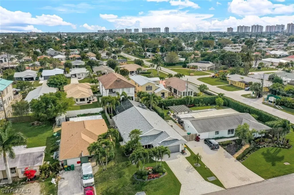 808 100th Avenue N Naples FL 34108