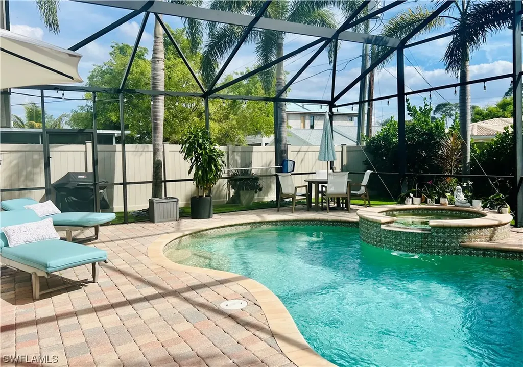 808 100th Avenue N Naples FL 34108