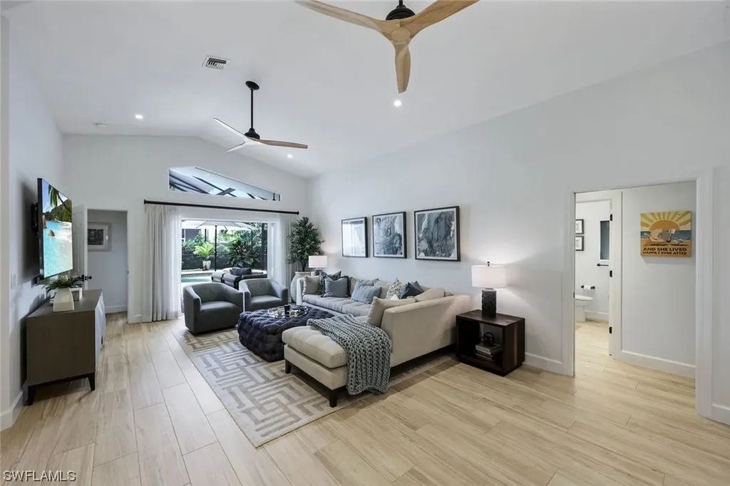 808 100th Avenue N Naples FL 34108