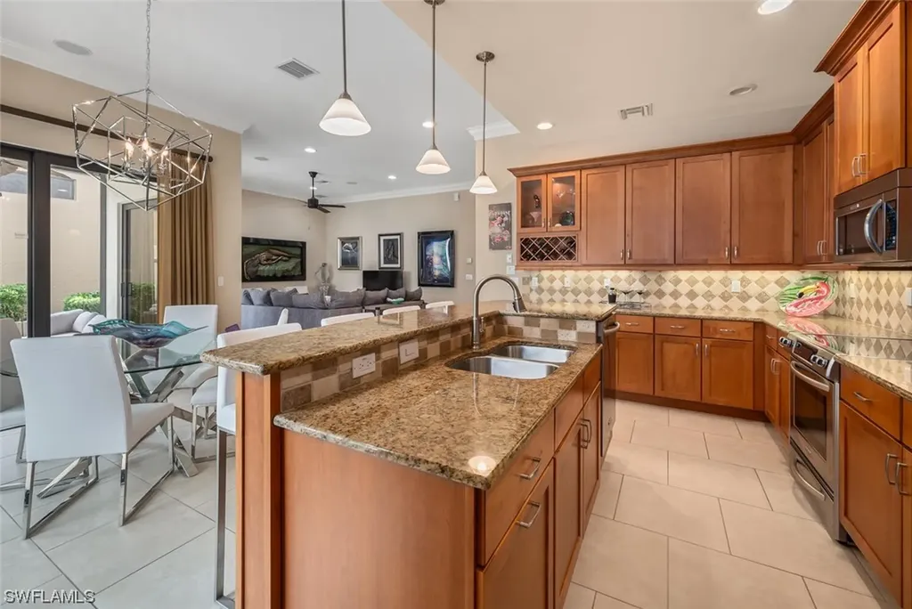 7892 Cordoba Place Naples FL 34113