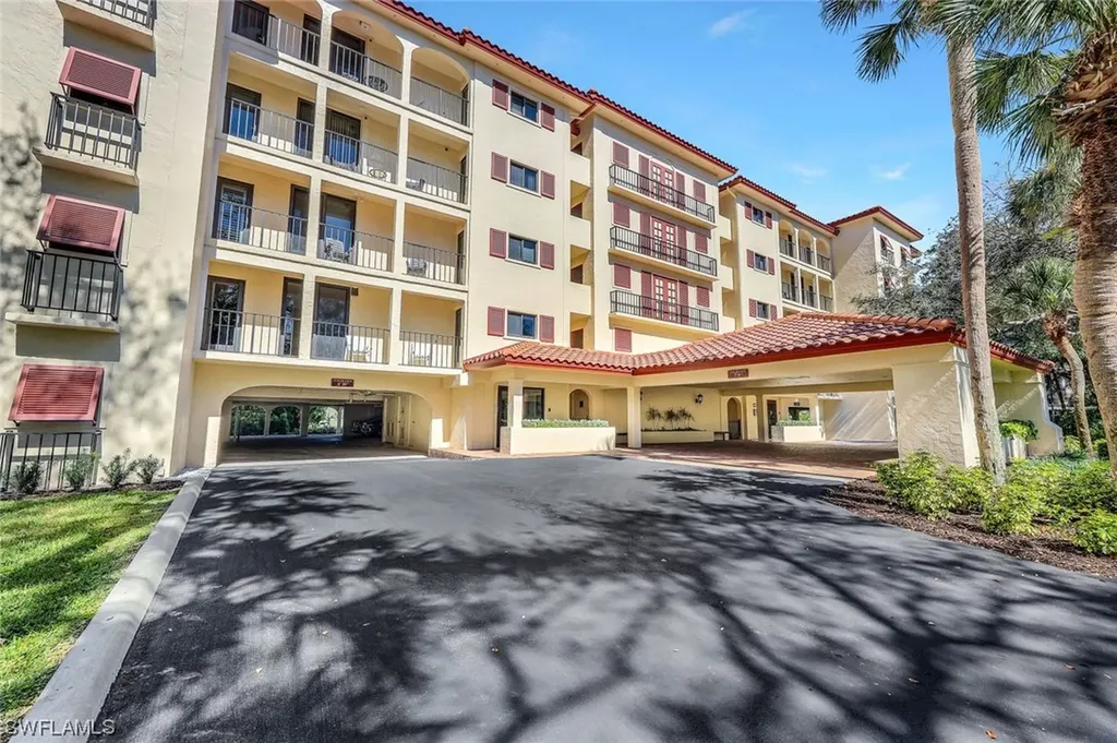 6040 Pelican Bay Boulevard Naples FL 34108