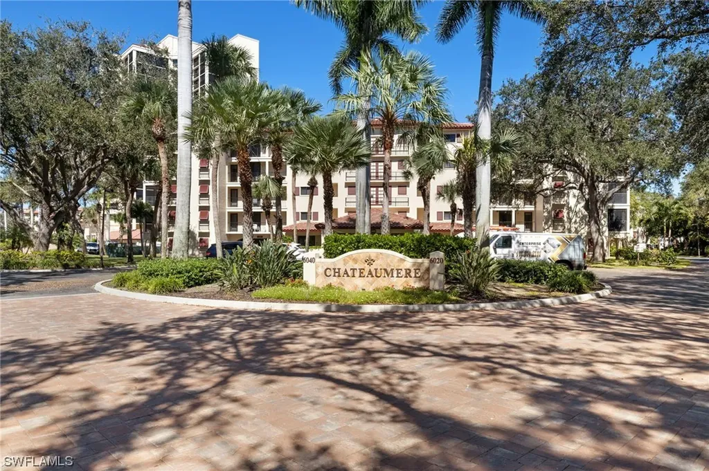 6040 Pelican Bay Boulevard Naples FL 34108