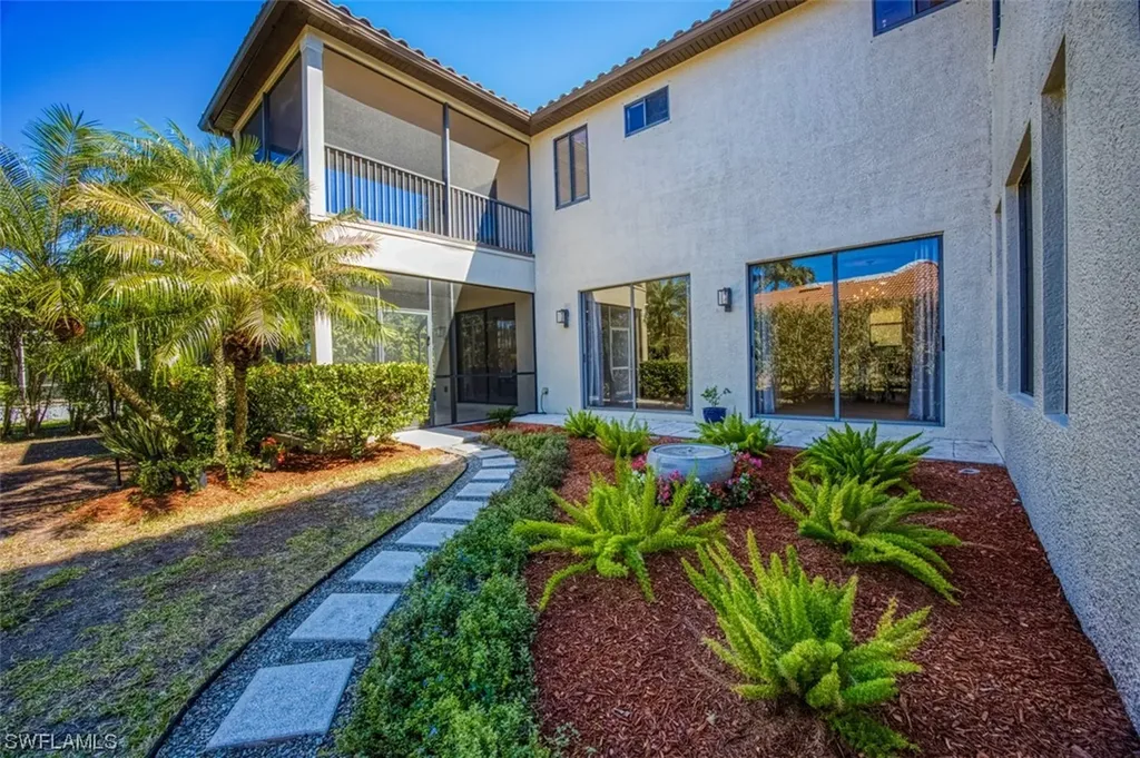 8832 Tropical Court Fort Myers FL 33908