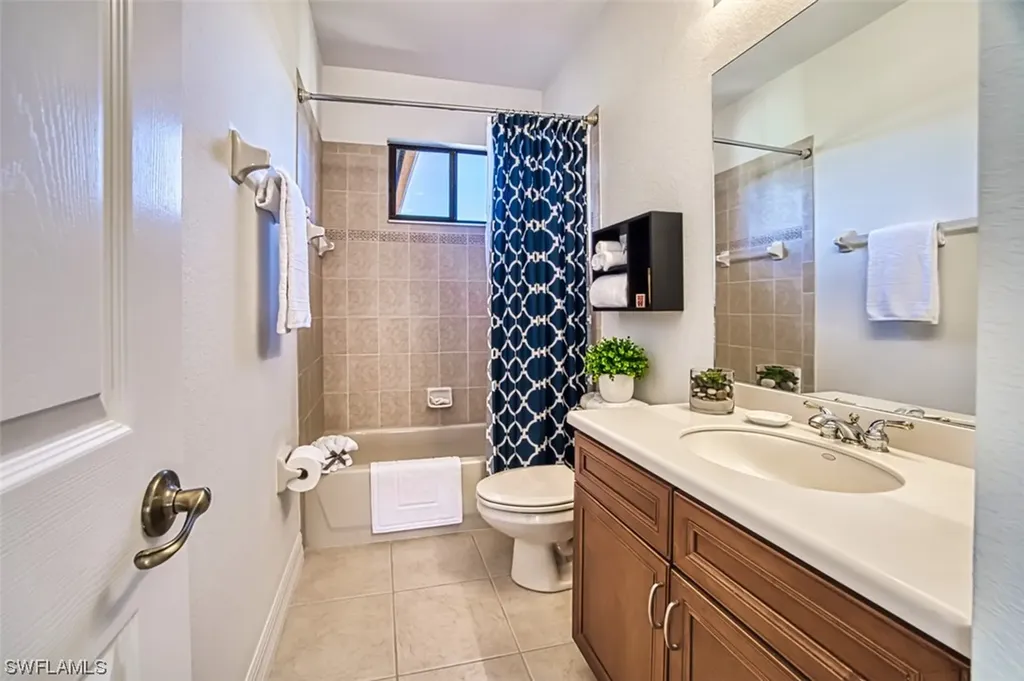 8832 Tropical Court Fort Myers FL 33908