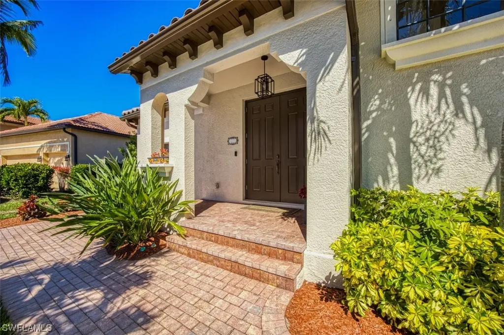 8832 Tropical Court Fort Myers FL 33908