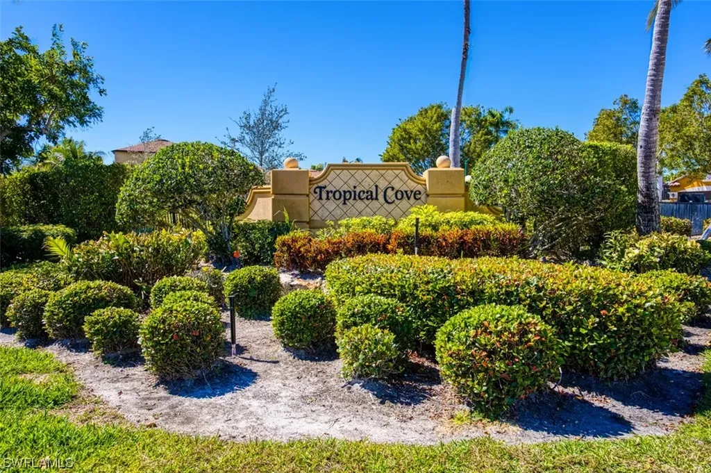 8832 Tropical Court Fort Myers FL 33908