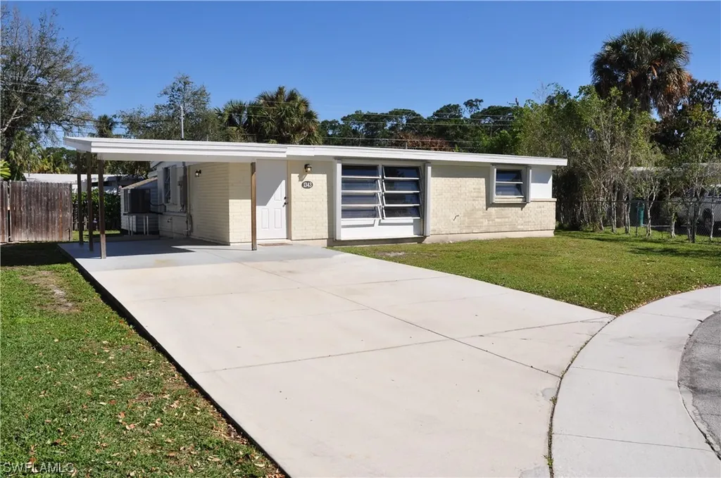 1343 Barbizon Lane Naples FL 34104