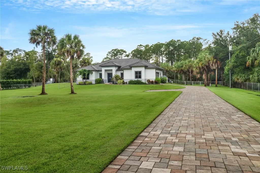 481 7th Street NW Naples FL 34120