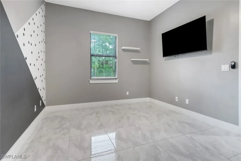 481 7th Street NW Naples FL 34120