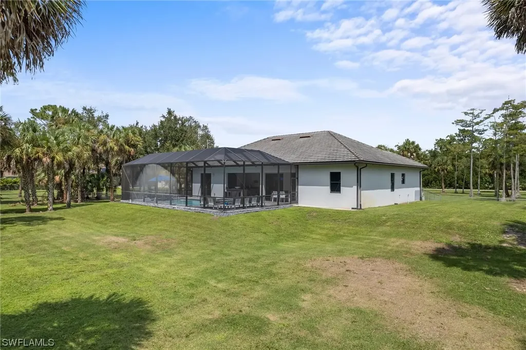 481 7th Street NW Naples FL 34120
