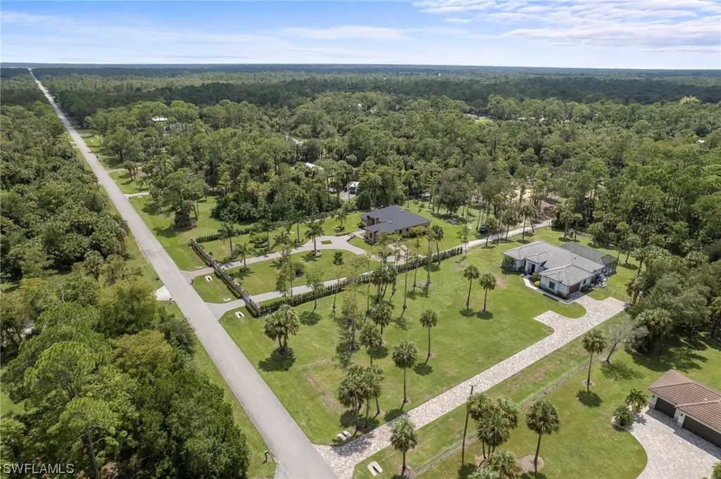 481 7th Street NW Naples FL 34120