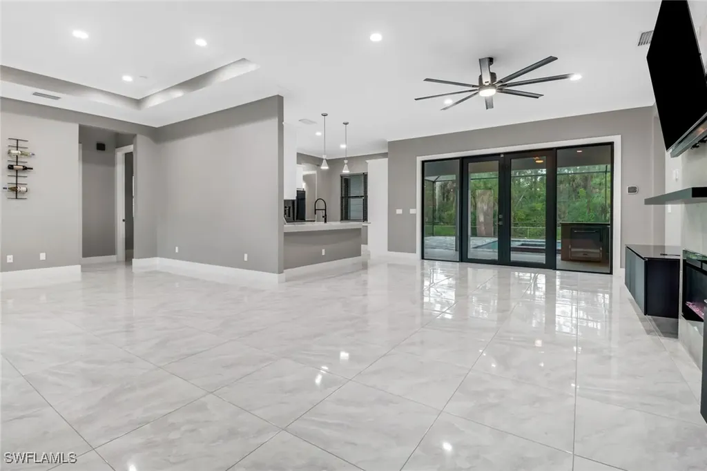 481 7th Street NW Naples FL 34120
