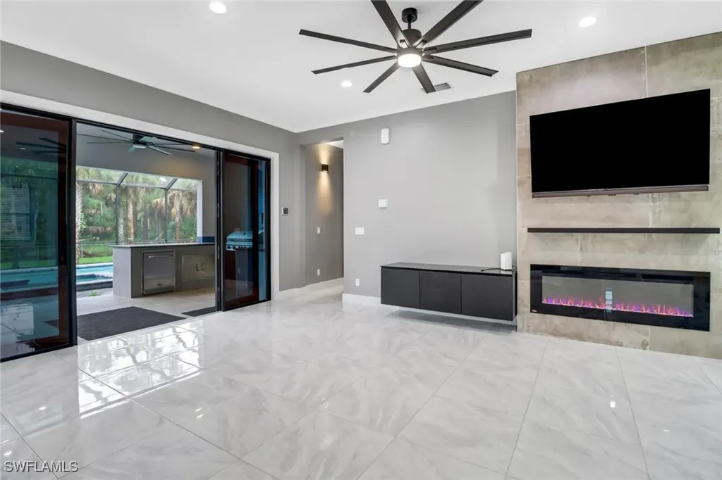 481 7th Street NW Naples FL 34120