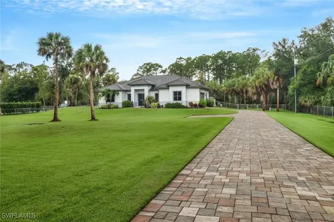 481 7TH Street NW Naples FL 34120