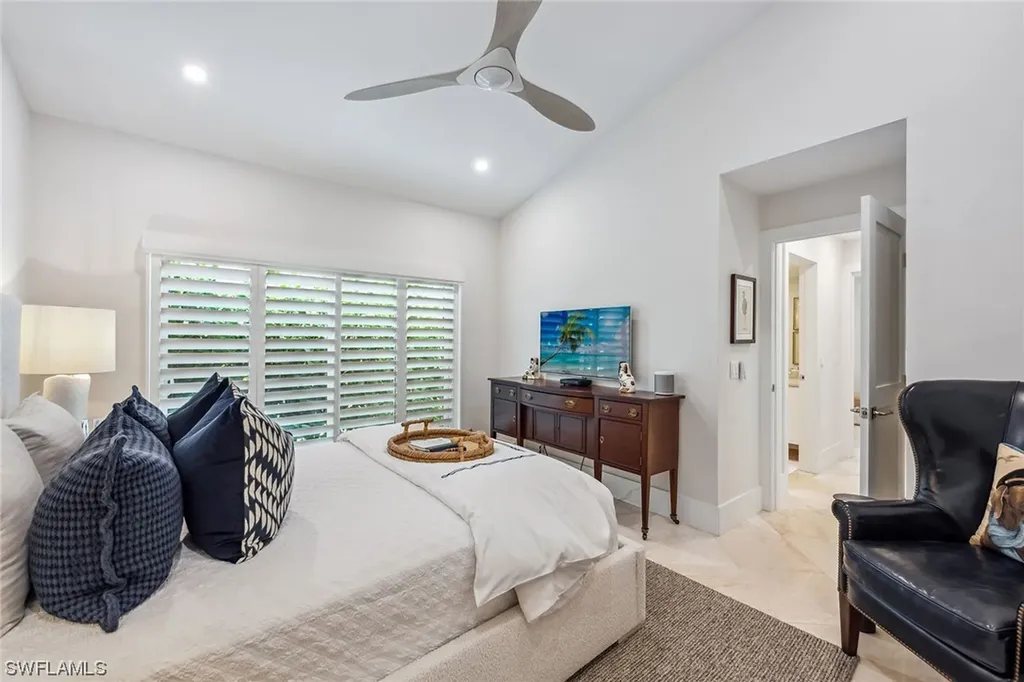 35 Grey Wing Point Naples FL 34113