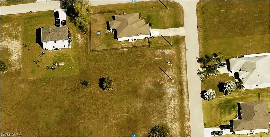 2828 NE 1st Place Cape Coral FL 33909