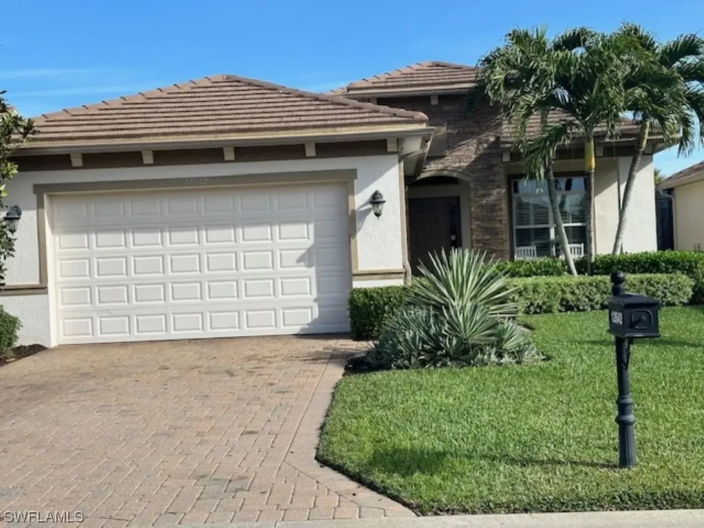 12642 Fairway Cove Court Fort Myers FL 33905