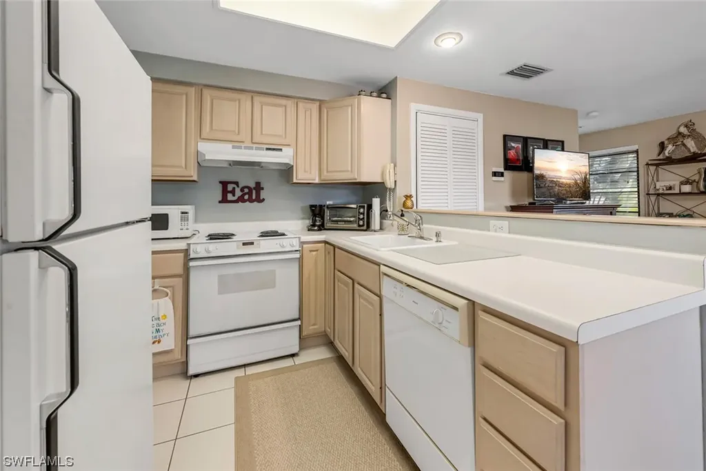 658-662 95th Avenue N Naples FL 34108