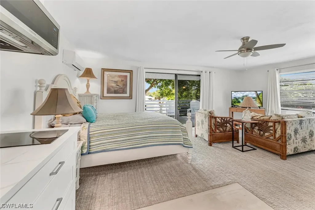 658-662 95th Avenue N Naples FL 34108