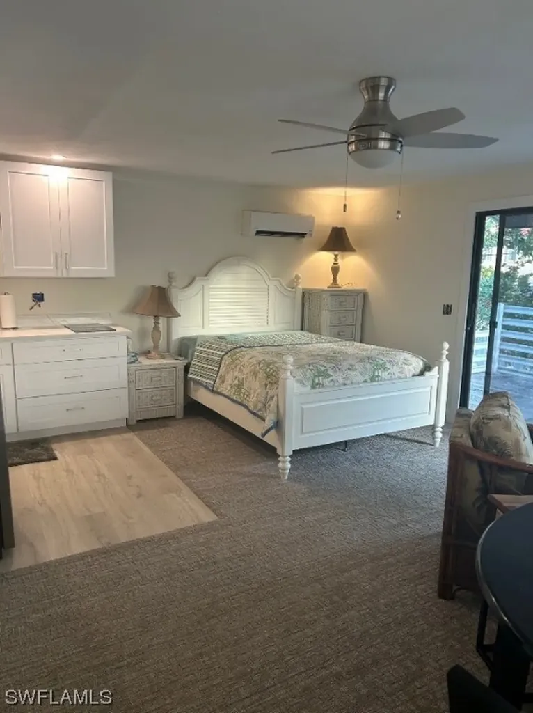 658-662 95th Avenue N Naples FL 34108