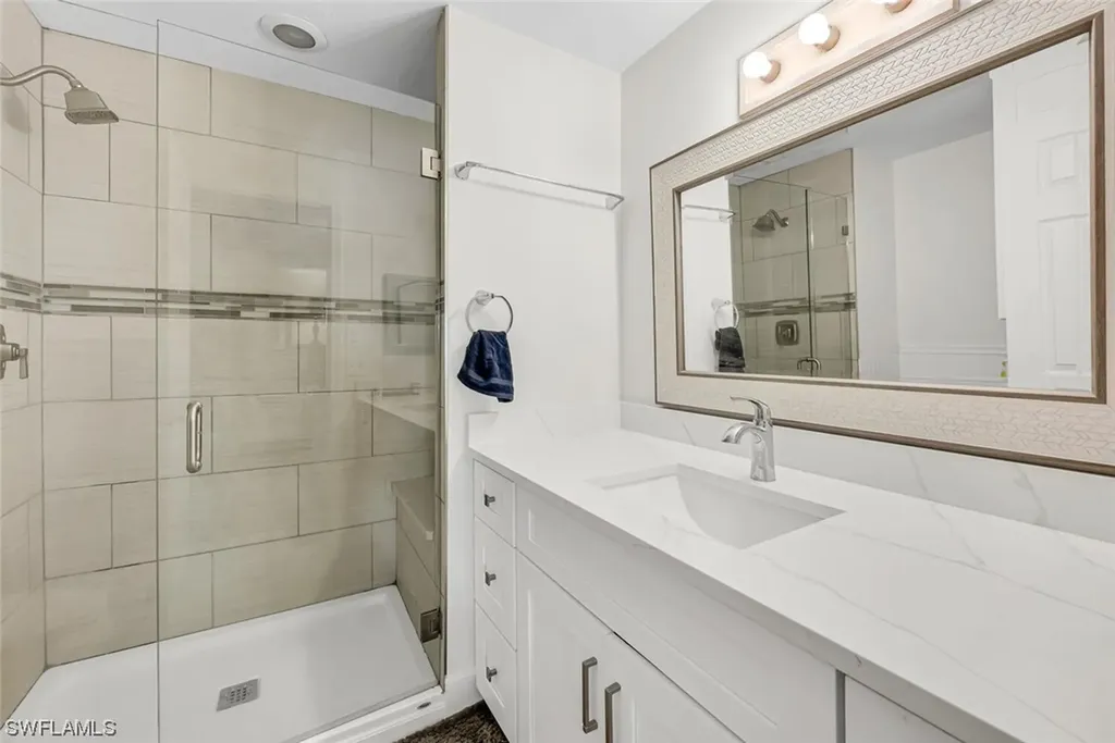 658-662 95th Avenue N Naples FL 34108