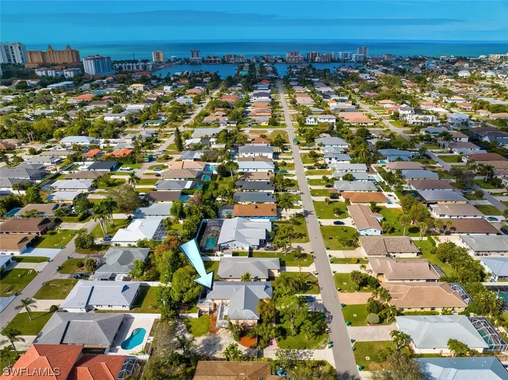 658-662 95th Avenue N Naples FL 34108