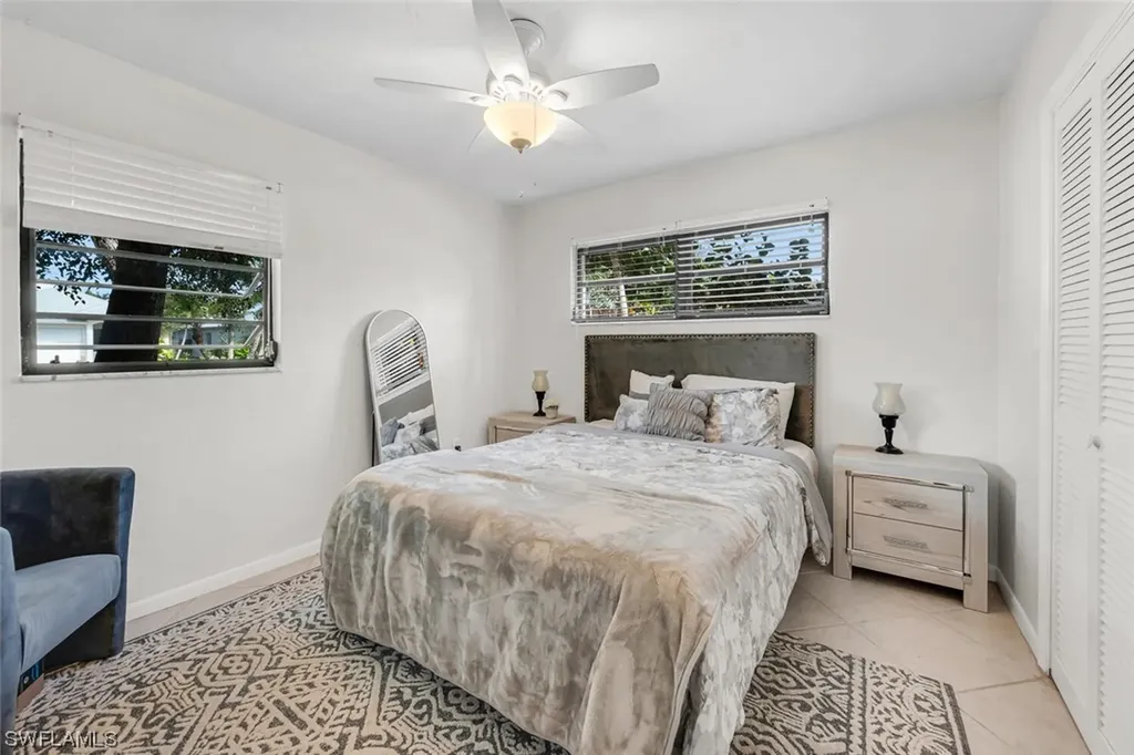 658-662 95th Avenue N Naples FL 34108