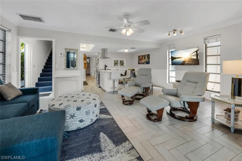 658-662 95th Avenue N Naples FL 34108