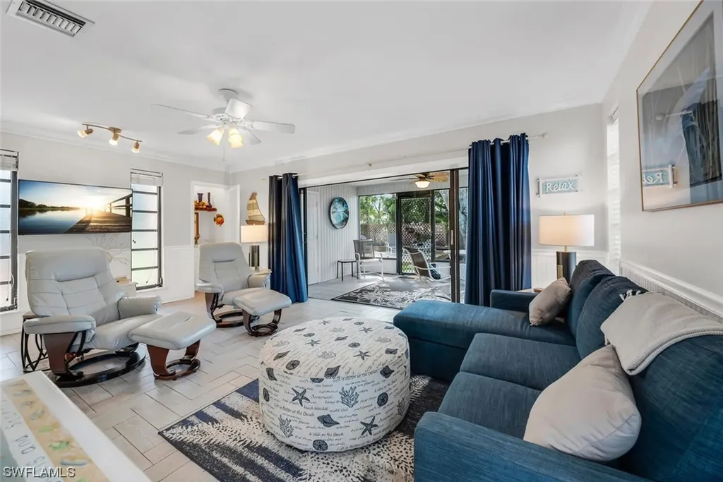 658-662 95th Avenue N Naples FL 34108