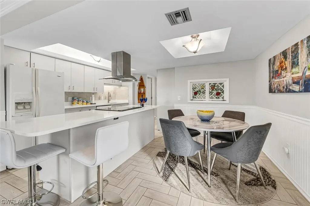 658-662 95th Avenue N Naples FL 34108