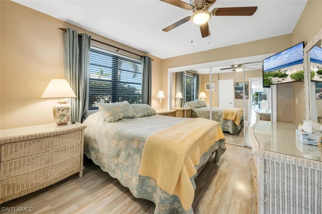 658-662 95th Avenue N Naples FL 34108