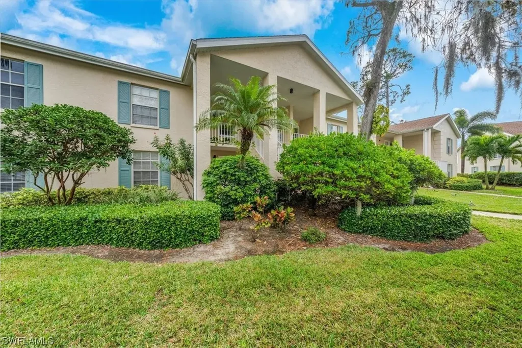 Naples FL, 1714 Kings Lake Boulevard, Unit 2-103