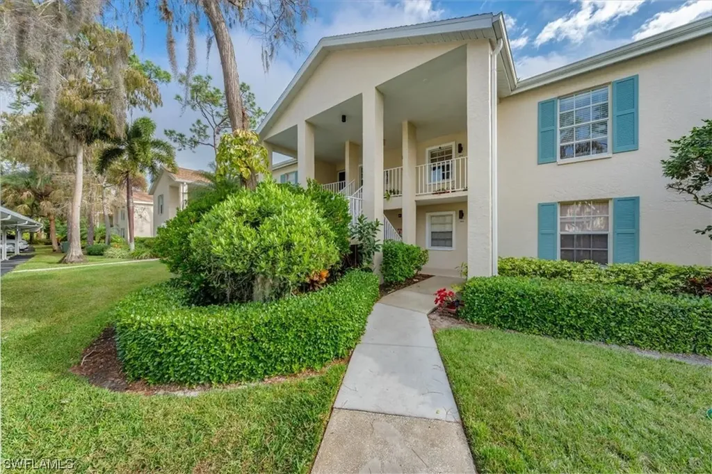 1714 Kings Lake Boulevard Naples FL 34112