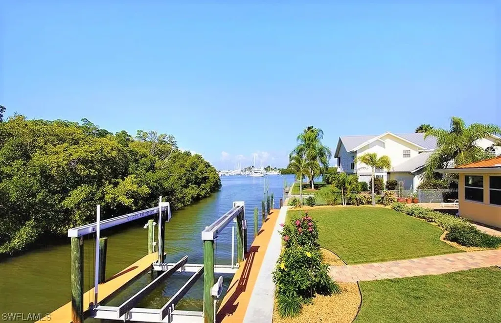 275 Tropical Shores Way Fort Myers Beach FL 33931