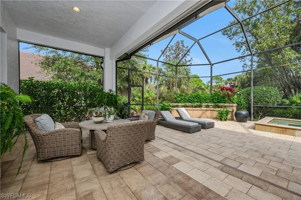 1017 Barcarmil Way Naples FL 34110