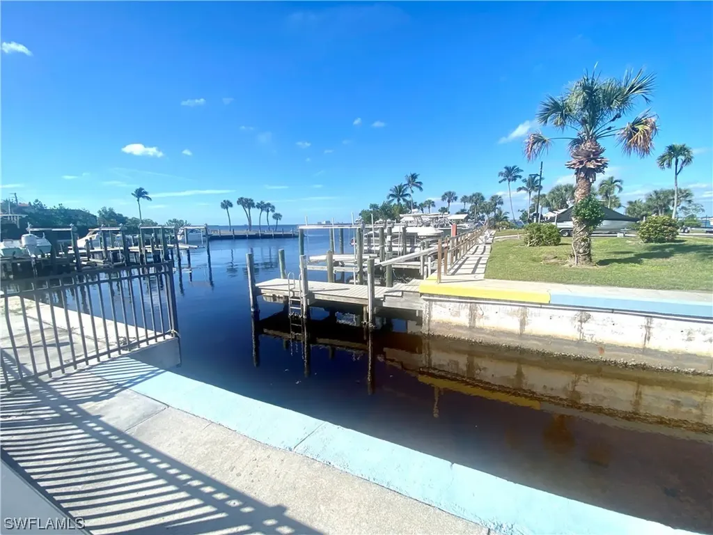 15229 Knots Landing Fort Myers FL 33908