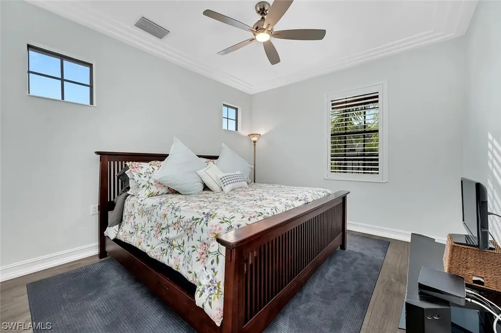 9154 Chula Vista Street Naples FL 34113