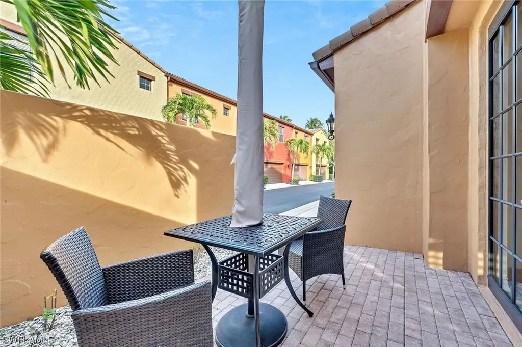 9154 Chula Vista Street Naples FL 34113