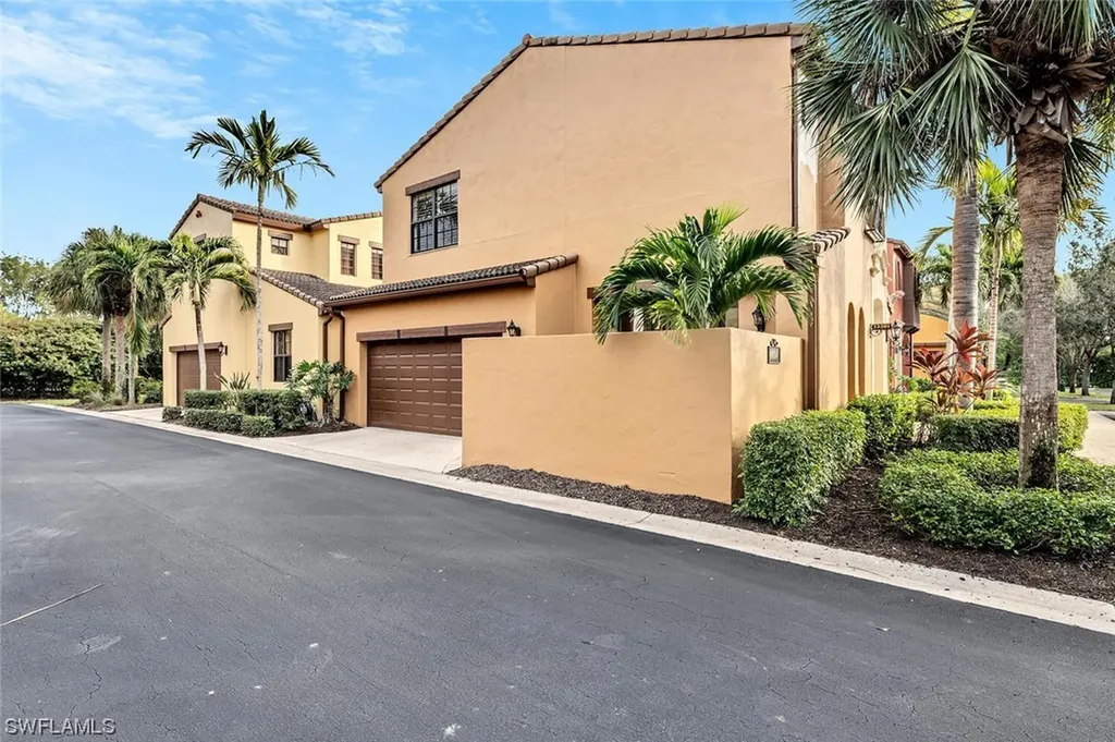 9154 Chula Vista Street Naples FL 34113