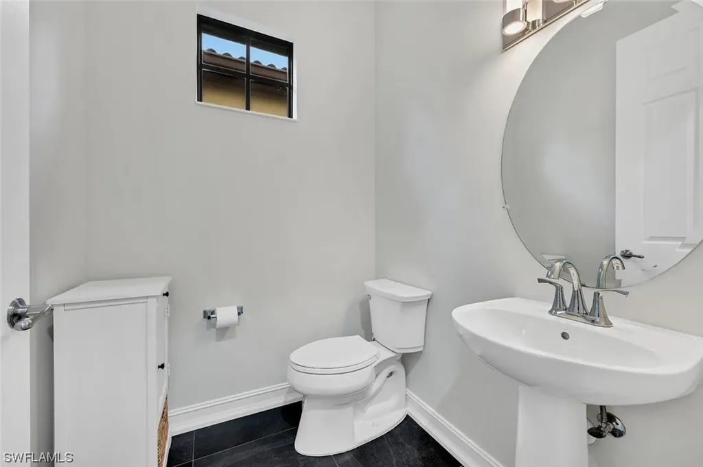9154 Chula Vista Street Naples FL 34113