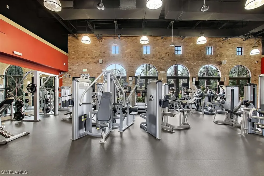 9154 Chula Vista Street Naples FL 34113