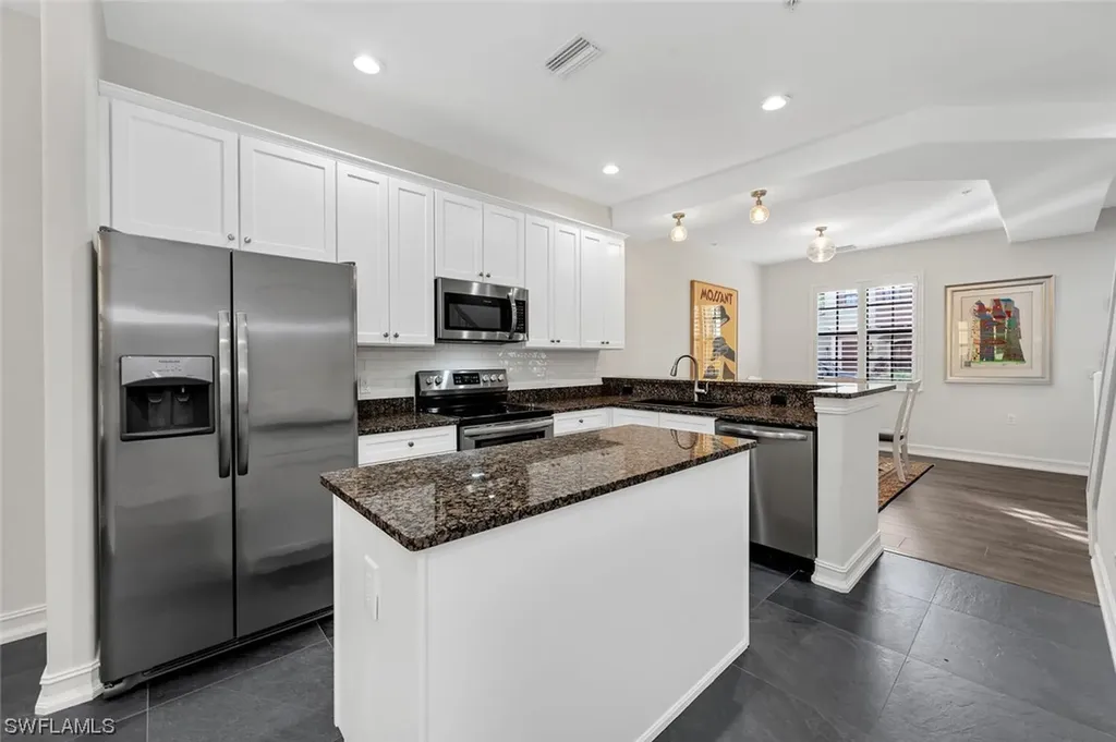 9154 Chula Vista Street Naples FL 34113